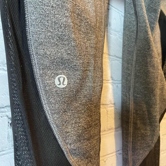 Lululemon Run Around Tight (RARE) - Picture 9 of 15